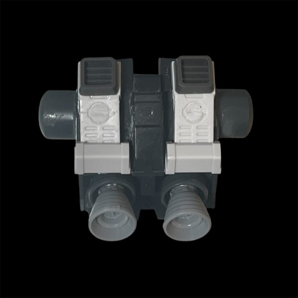 ドナヒューグフに続き、ドナヒューゲルググの作成開始しました。ドナヒューの陸戦型ゲルググは通常のゲルググの色違いでしかないため、ケン•ビーダーシュタットの陸戦型ゲルググをイメージしてドナヒュー機を作成しています。まずバックパックが特徴的でしたので取り掛かりました。ベースはゾゴック用のバックパックを買って貼って作成しました。ショルダーアーマーのスラスターはゲルググJから移植しています。（3枚目）
