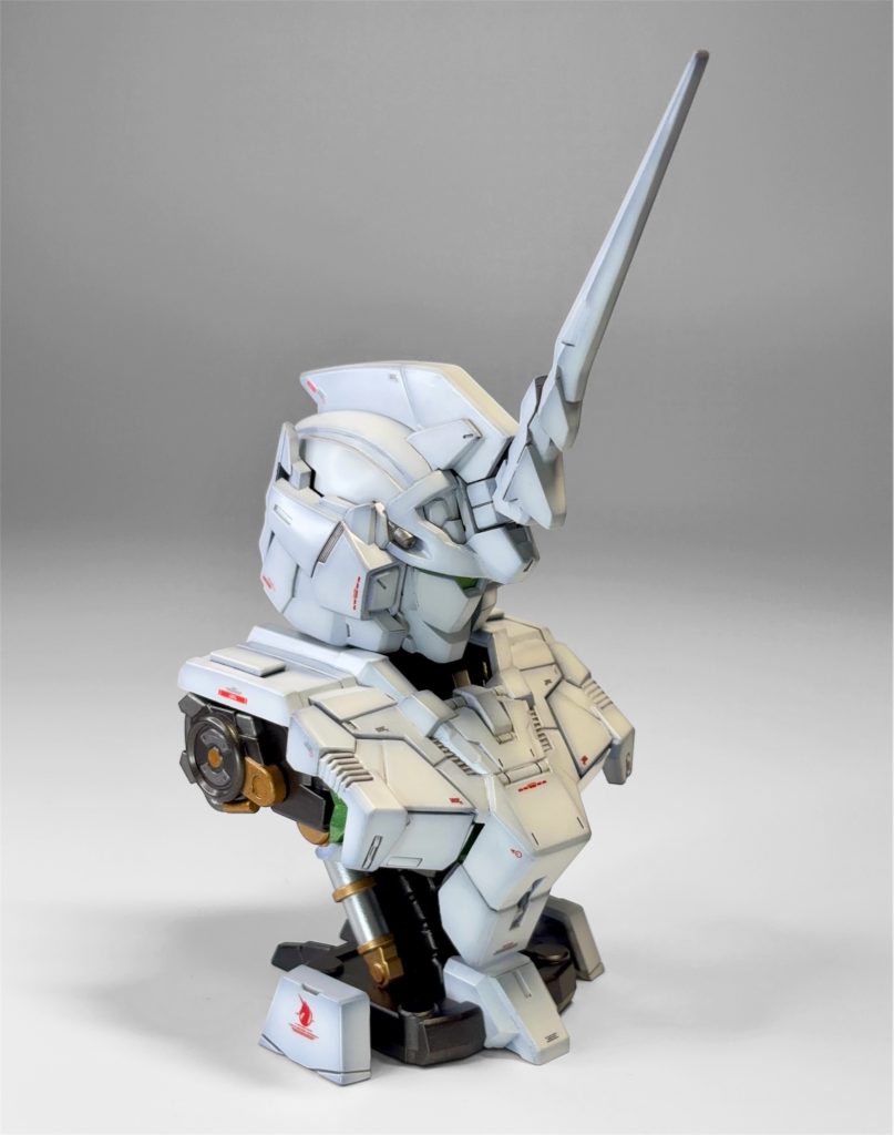 カラーレシピ【基本塗装（エアブラシ）】　白：グレーバイオレッド(下地) →&nbsp;　　　パープルヴァイオレット→　　　クールホワイト　フレーム：黒サフ(下地) → ガンメタル　金色：ブライトゴールドル　銀色：スターブライトシルバー　センサー：GXメタルイエローグリーン【トップコート】　今回は半光沢の艶多めを目指しました　フレーム部分：クリアー＋スムースクリア（3:2）　装甲部分 : クリアー＋スムースクリア（2:3）