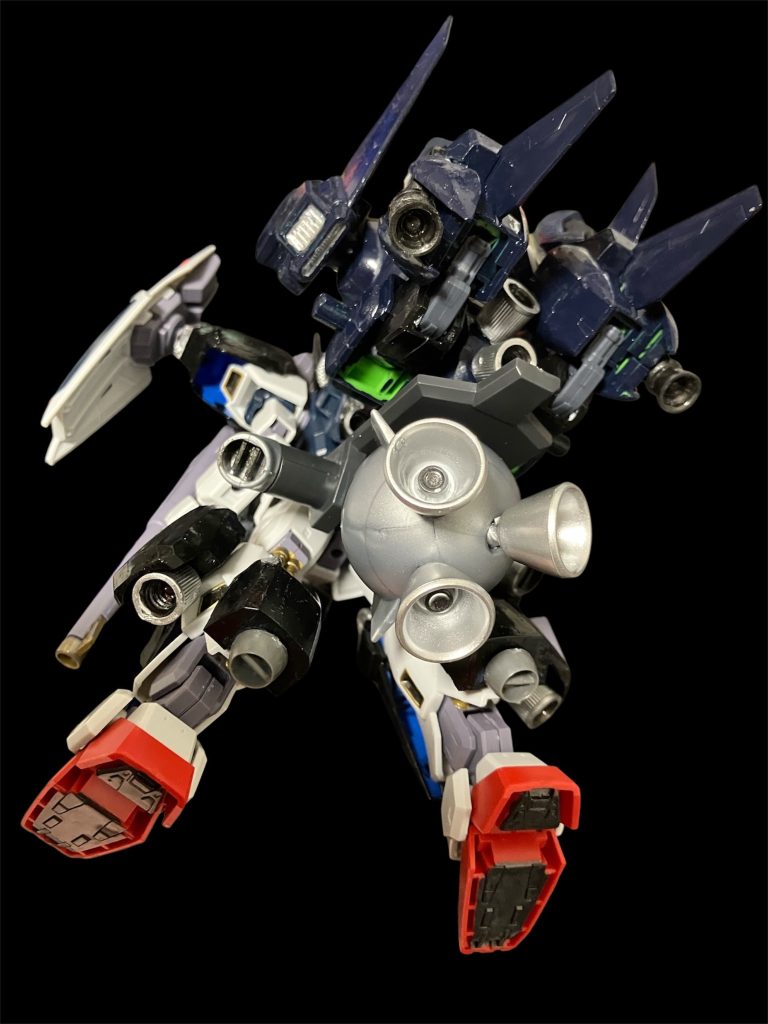 バックスカートに追加したスラスターユニットはダンボール戦記のオプションパーツ^_^
