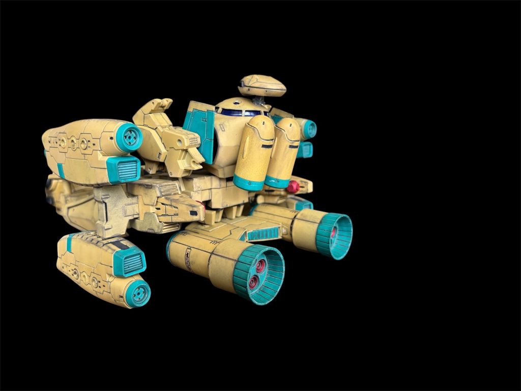 後ろから艦橋はHGズゴックとマンロディを使っています。ザクレロのバーニアは取り外し可能なので後ろに移設してます。