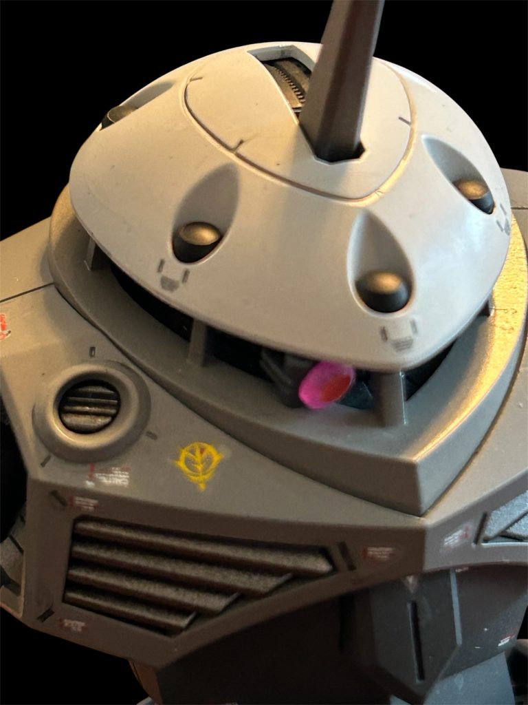 久しぶりのガンプラ、梅雨時はこれに限りますな