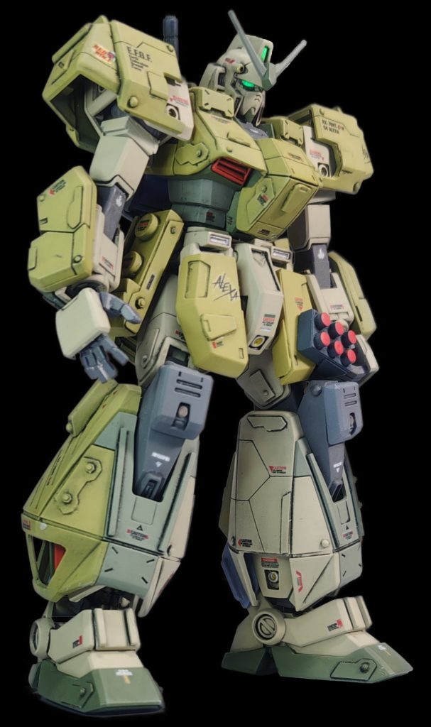 肩のアーマー：少しカット＆開き気味で装着（肩幅マシマシ💪）胸のアーマー：ダクト部分をカット腕のアーマー：サバーニャの余剰パーツ腰のアーマー：DSOBLK。オリジナルのパーツは膝に取り付け。脚のアーマー：ダクト部分をカット