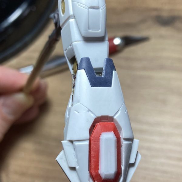 Vor einem Jahr hab ich angefangen diesen gebrauchten Strike Freedom zu renovieren. Im ersten Bild sind schon die Oberschenkel, V-Antenne und Hüfte renoviert. Dann habe ich eine Pause eingelegt. Jetzt habe ich mit der Bemalung begonnen.（6枚目）