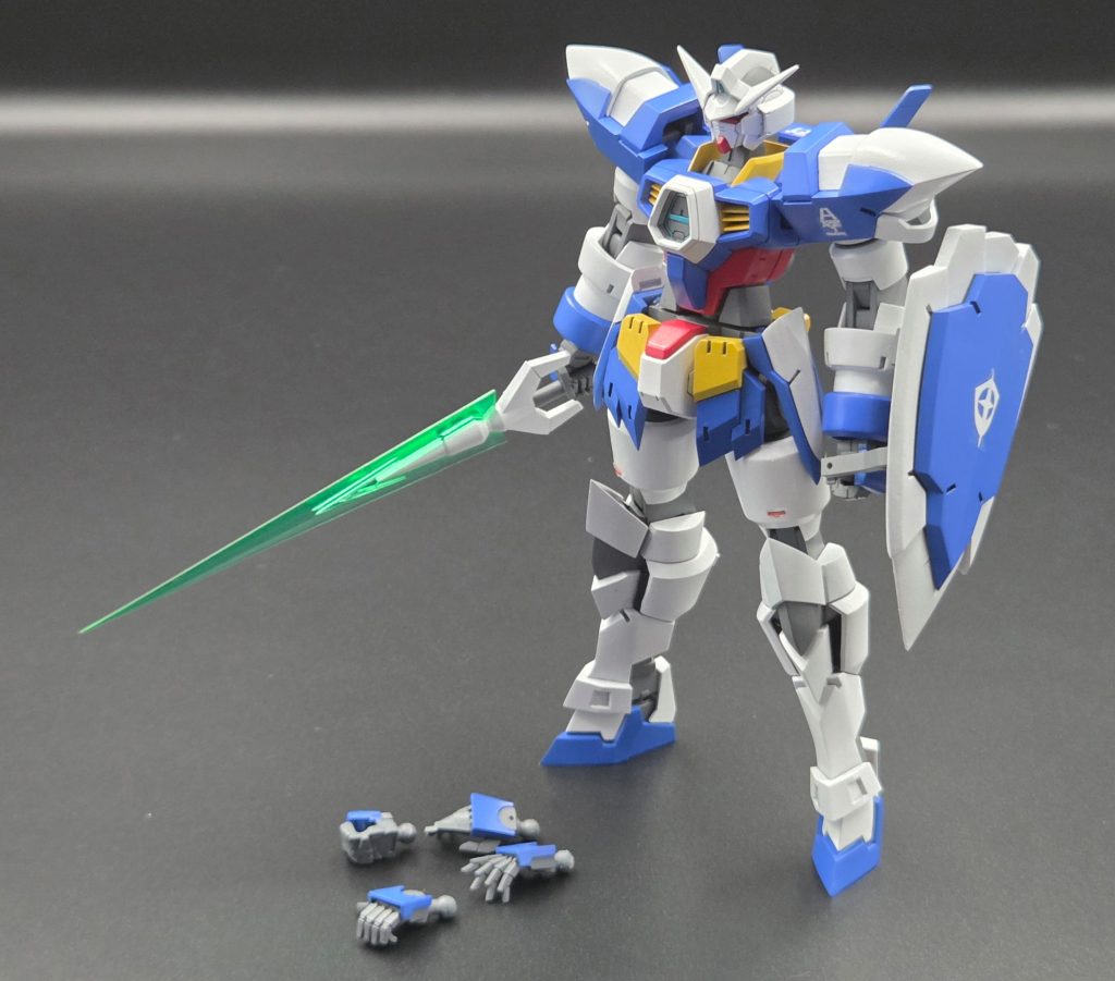 素立ちです。武装一式とハンドパーツを製作しました。