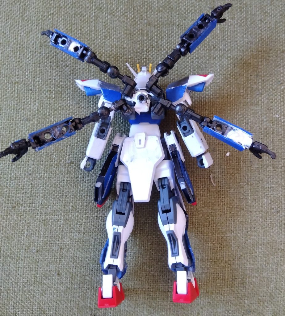 写真は旧愛機「ノクスフリーダムガンダム」、旧名称「フリーダムアーク」の原型機である「フリーダムストライク」となってます