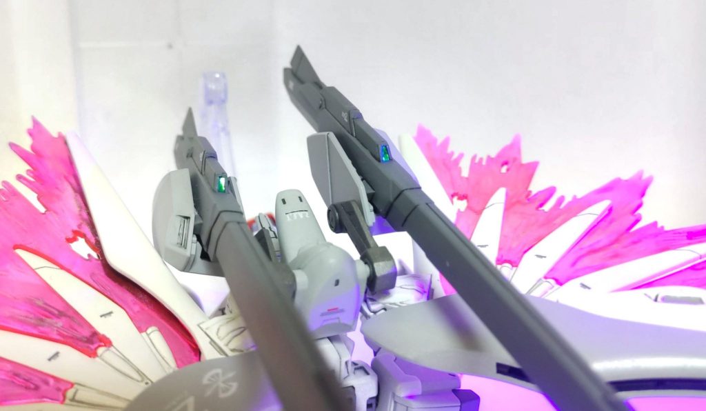 MGのラックアームはそのままだと付かないのでポリキャップを加工して取付していますのでHGのラックアームにも戻せます。
