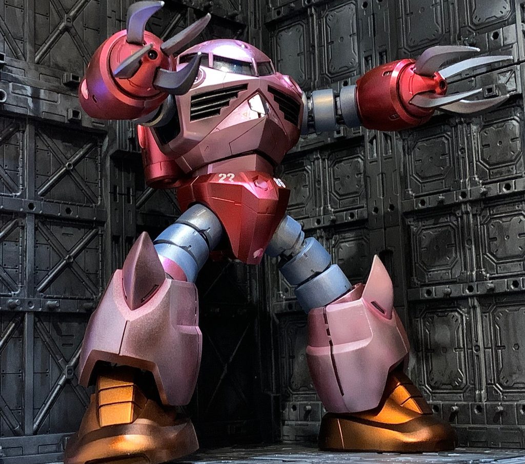 久しぶりのキャンディ塗装。今まで使っていたイージーペインターを卒業し、エアブラシでの挑戦となっていますが、まだまだ使いこなせているとは言えないので、もっと回数をこなさないと。桃のシールはアマゾンで見つけたネイルシール。推しのあいさつの「ににハロー」から2286の機体シールを張り付けて、光沢クリア吹いてます。