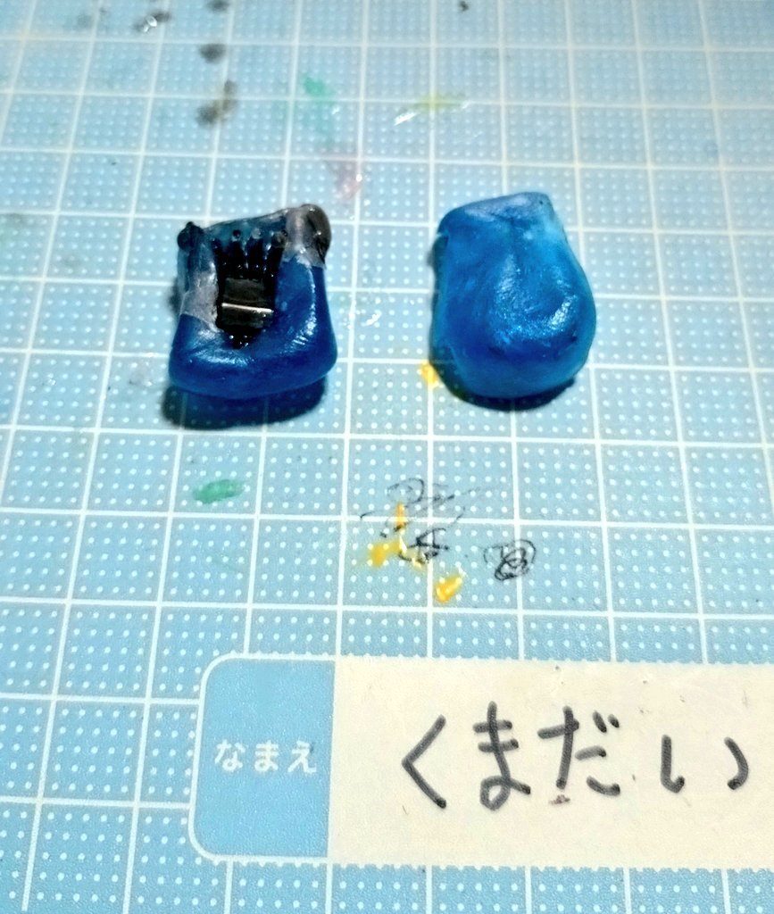 キットに専用の左平手がなかったのでコトブキヤのラインバレルから平手をレジン複製し、少し加工して専用平手を自作しました。