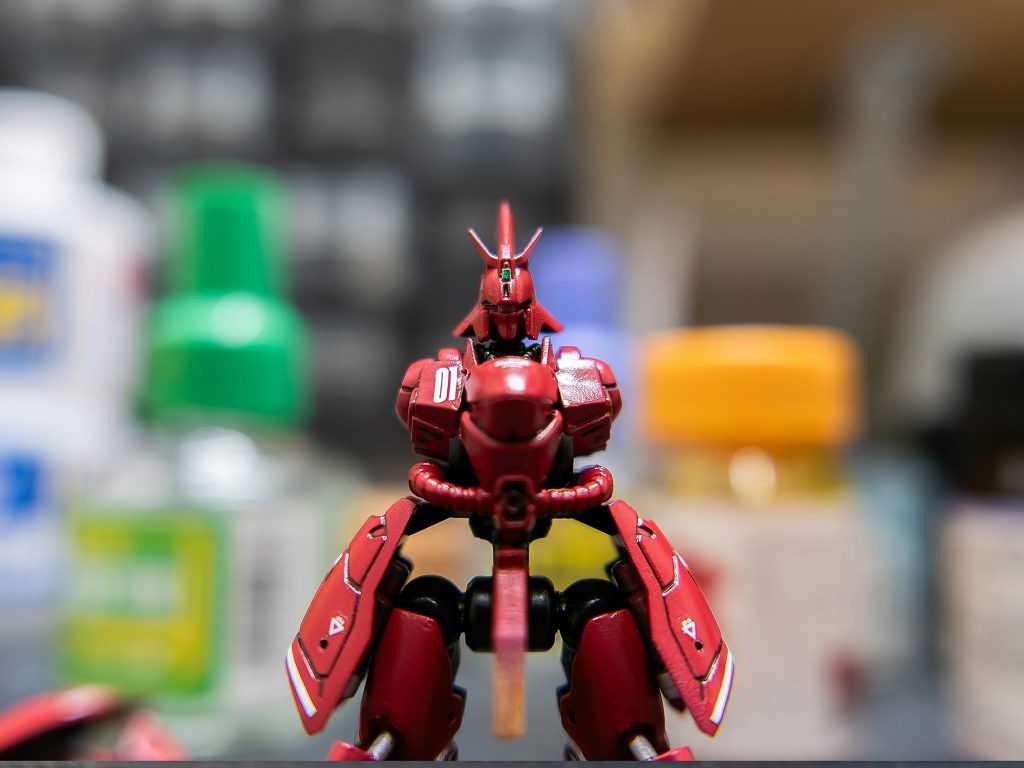 1/144スケール用の白いコーションデカールやハセガワ ホワイトフィニッシュでラインを入れたりしました。