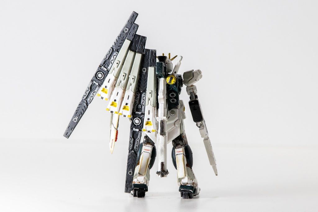 ガンダムアーティファクト νガンダム–4枚目/制作者：Kaki.