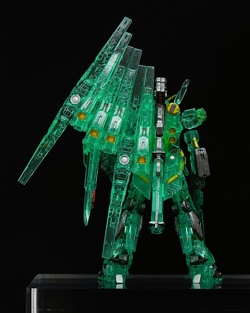 GUNDAM ARTIFACT νガンダム (クリア)–3枚目/制作者：佐々木 一
