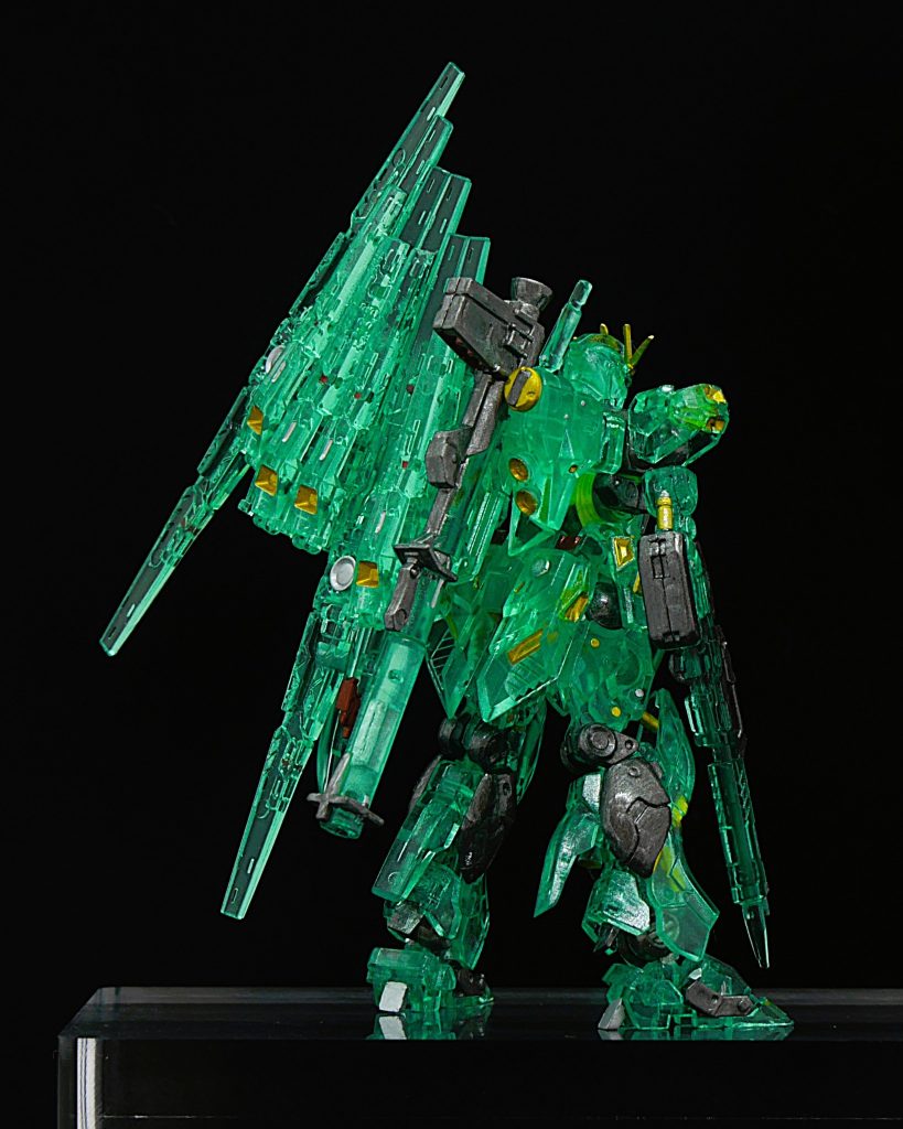 GUNDAM ARTIFACT νガンダム (クリア)–4枚目/制作者：佐々木 一