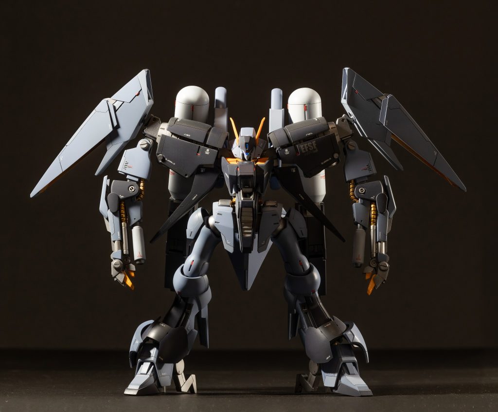 最後に正面のカット。1/144でしたがやたらデカいので作るのが大変でした。