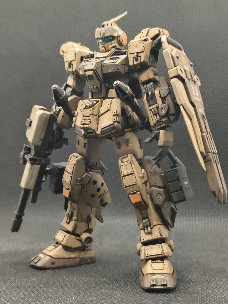 普段あまり連邦系の機体は作らないんですが、積んでおくのもなんだしたまにはと思っていつもの感じでやってみました！ホントはもっと武装を盛るつもりでしたが、連日の暑さでヤル気が起こらず、とりあえずコレで一旦完成ということで…&nbsp;
