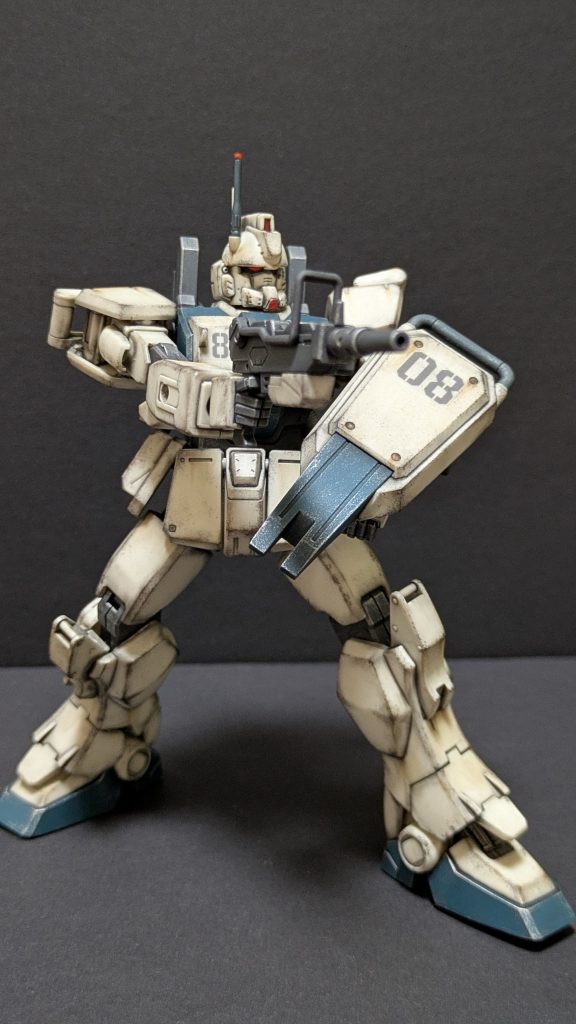 180mmキャノンで輝き撃ちしたいとこなんですが、陸戦型ガンダムにしか付いてないため、100mmマシンガンで適当に撃ってる絵面をご堪能下さい！