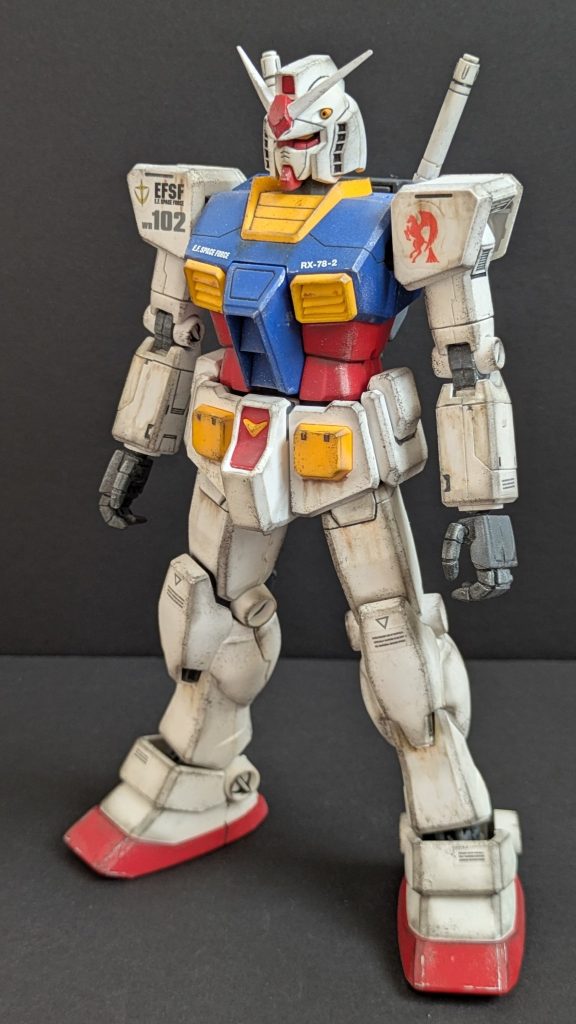 2000年位の旧キットだけどやっぱカッコいいな〜と、初代ガンダムの進化は他の追随を許さなかったわけです。追随を許したのは自分でした(元から優れてないよ)、彼女は出来ずじまい、頭はバスク.オムのようになっていった🥲