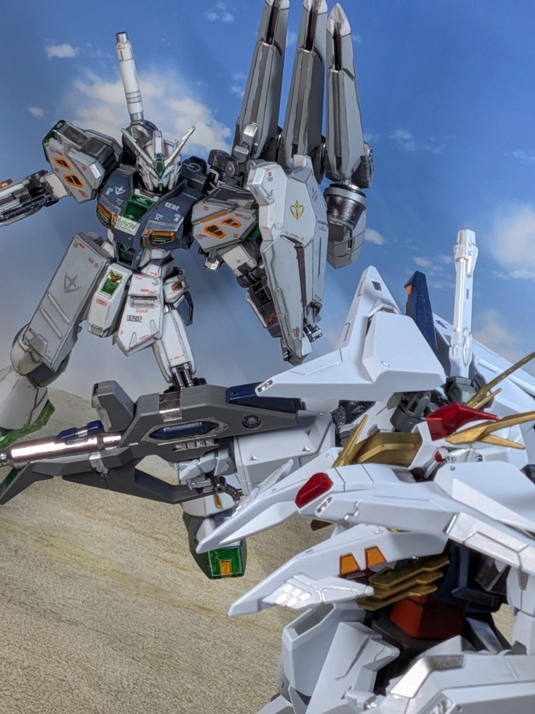 アリュゼウス半壊状態になってアクション❗️この形態も結構カッコ良いよね(gundam-kao7)