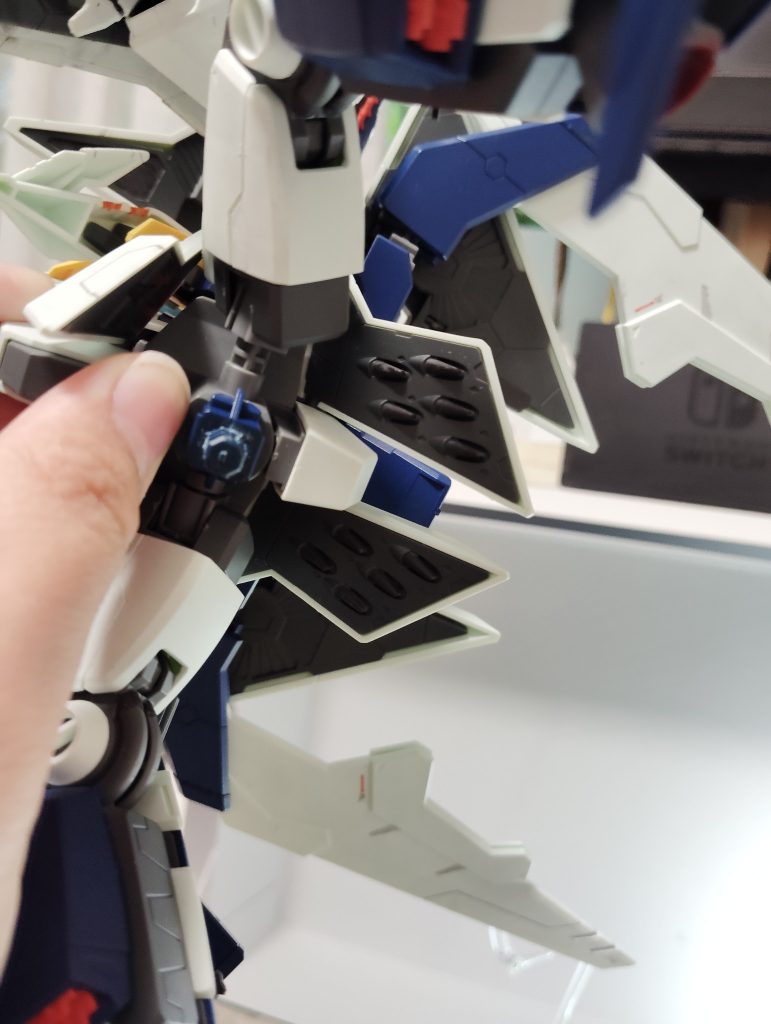 ファンネルミサイルも塗り分けしました。