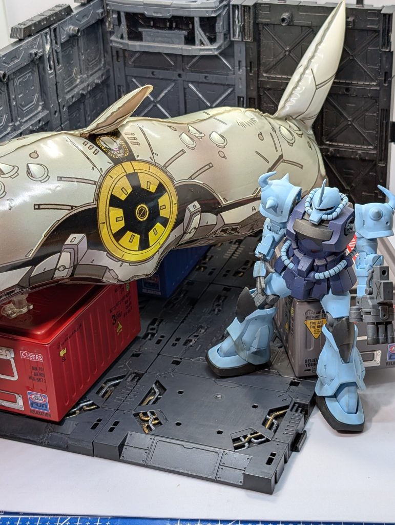 アプサラスⅢの立体物というと、昔のHGジムスナイパーに付属していたちっこいのしか知らないのですが、それすらも持ってないため手持ちのバルーンで💦揃えておく重要性が今になって身に染みます