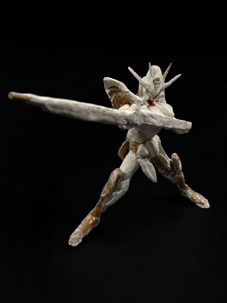 武装を持たせることで、ようやくストライクフリーダムらしい雰囲気が出てきました。ポージングやシルエットのバランスを確認しながら、全体の印象を少しずつ調整しています。