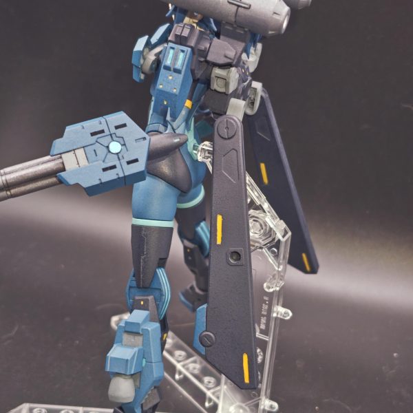 パワードふみなのアーマーの途中まで塗装して組んでみた。重武装とガトリングガンが好きなんで、自分好みでもあり、フルアーマー感も出てきていい感じ♪値段は張るがカスタムの幅も広いので、いいキットだと思う♪&nbsp;（2枚目）