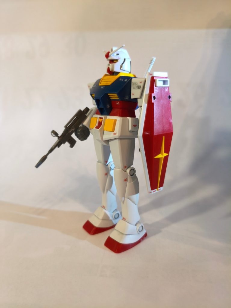 左側からマーキングが多少ズレてても気にしない(gundam-kao10)