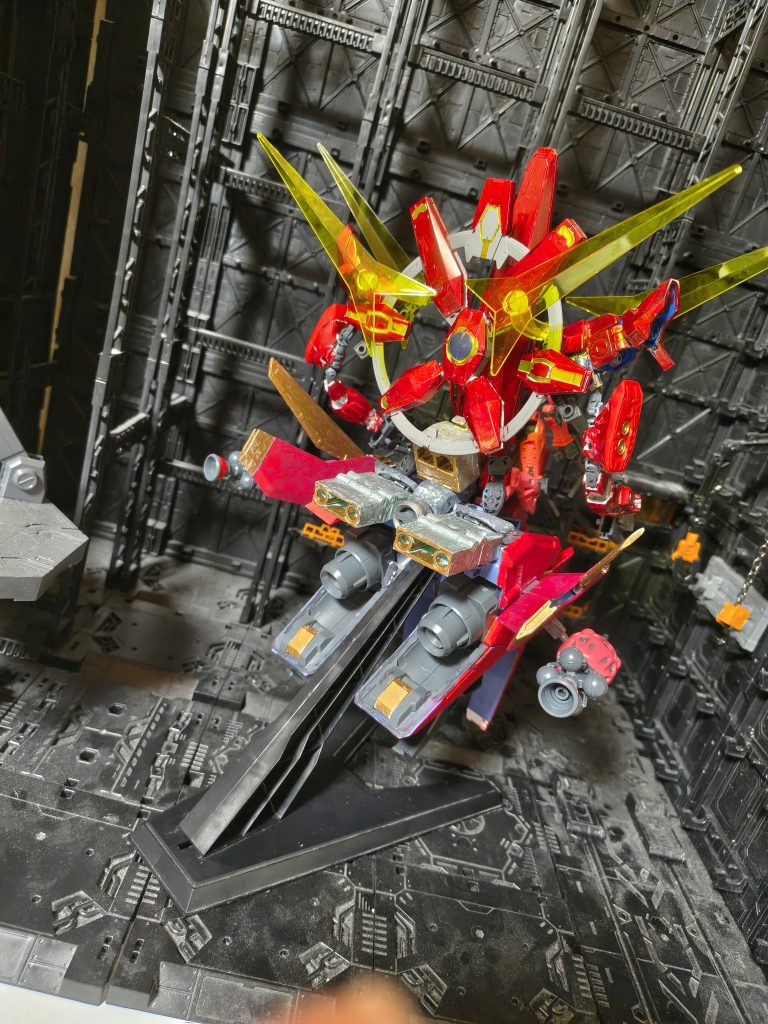 そこでなんとなく『パーフェクトガンダム』でガンスタ内で検索したところ、ニゴリAさんが『シャア専用パーフェクトガンダム』をアップし、『ジオングユニット』という言葉も使っていることがわかり、自分がえぇー！？となりました。多分よくよく考えると、ニゴリAさんの作品を一度見ていたことを忘れて、言葉だけ頭に残っていたのだと思います。そろそろ認○症です。危うくニゴリAさんのパクリをするところでした。ニゴリAさん、勝手に引用して、申し訳ありませんm(_ _)m