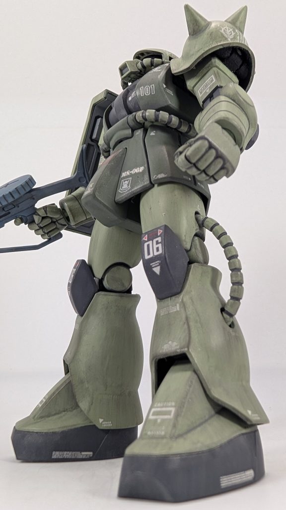 このドッシリした体型がたまりません(zaku-kao6)て