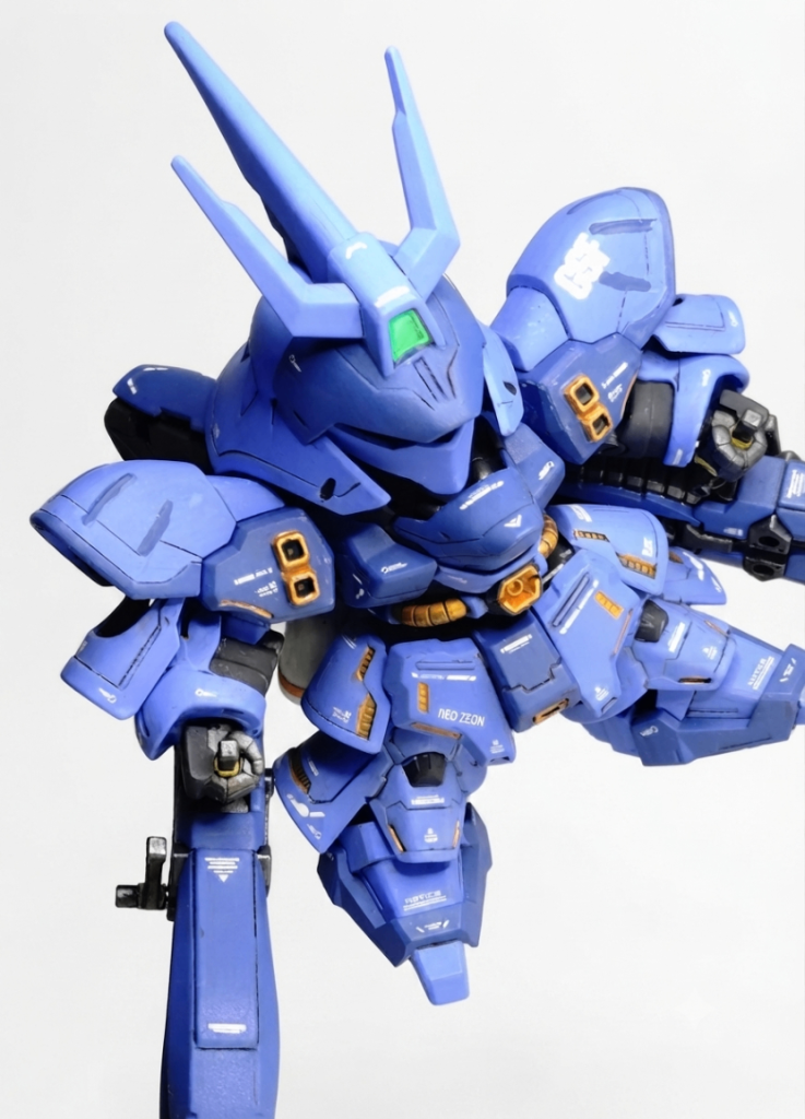 ロングホーンファンネル目玉の主武装。SDのサガでろくに可動できないためポージングは少なめ。加えてグリップがゆるゆるなので持たせるときはクリアランスをマステで埋めてます。