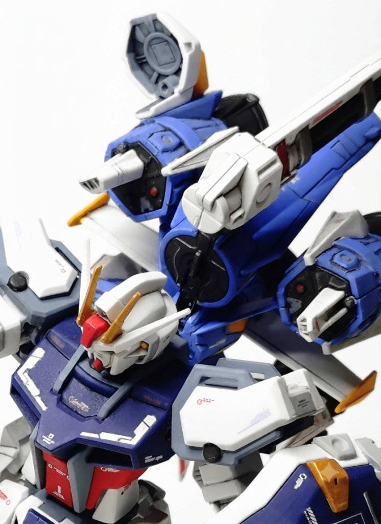 GAU-758S レールガン成形色仕上げ。ミサイルはメタリックレッドにしてます。砲身？がスミ入れでつめが割れてしまったため、同時展開は2つまで。