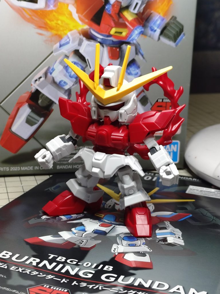 素組みで締め。逆に清々しい成形色です。メタリックブルーはもう少し明るいトランザムホロブルーとかでも良かったかな、と思いますがこれはこれで満足の出来です！