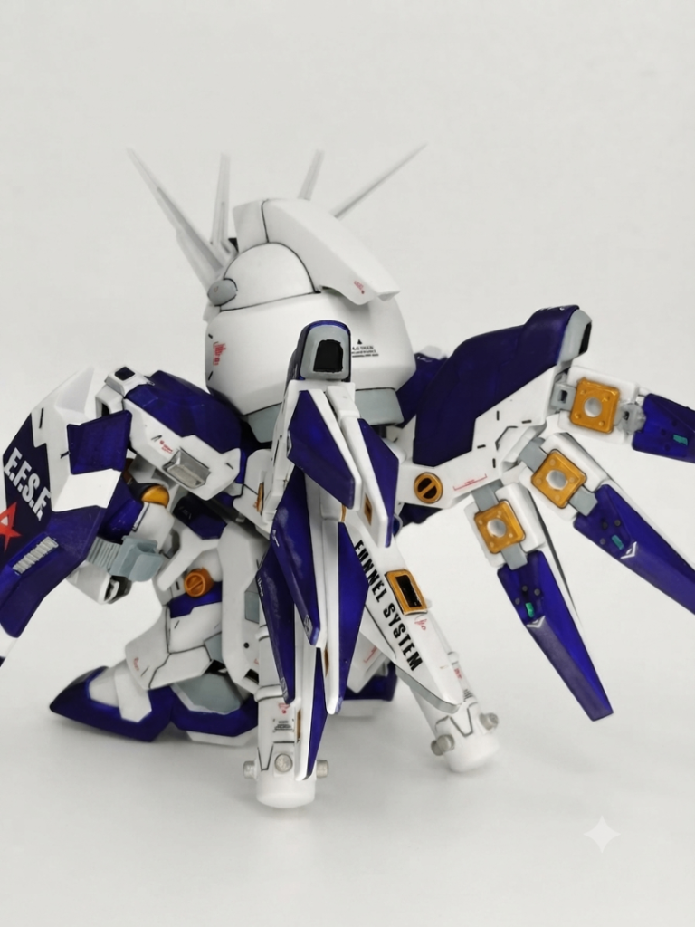 白…オフホワイト灰…エアクラフトグレー青…レーシングブルー金…SBゴールド銀…SBジュラルミンゴールドをポイント塗装して全体のバランスを取りました。センサーはグリーンのラピテープですが、メインカメラだけイエロー。デカールは逆襲のシャアのものを一部使用してます。
