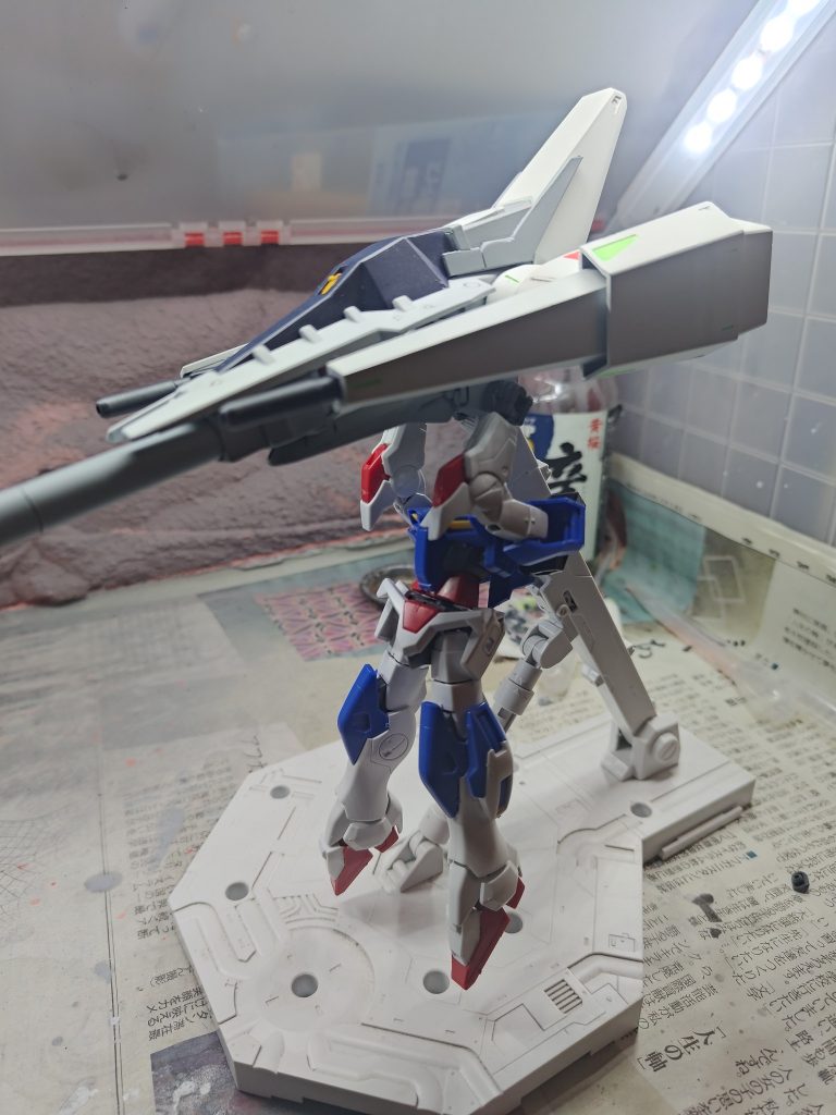 ぶら下がってよし。後は合体ですね。（次の作品へ続く