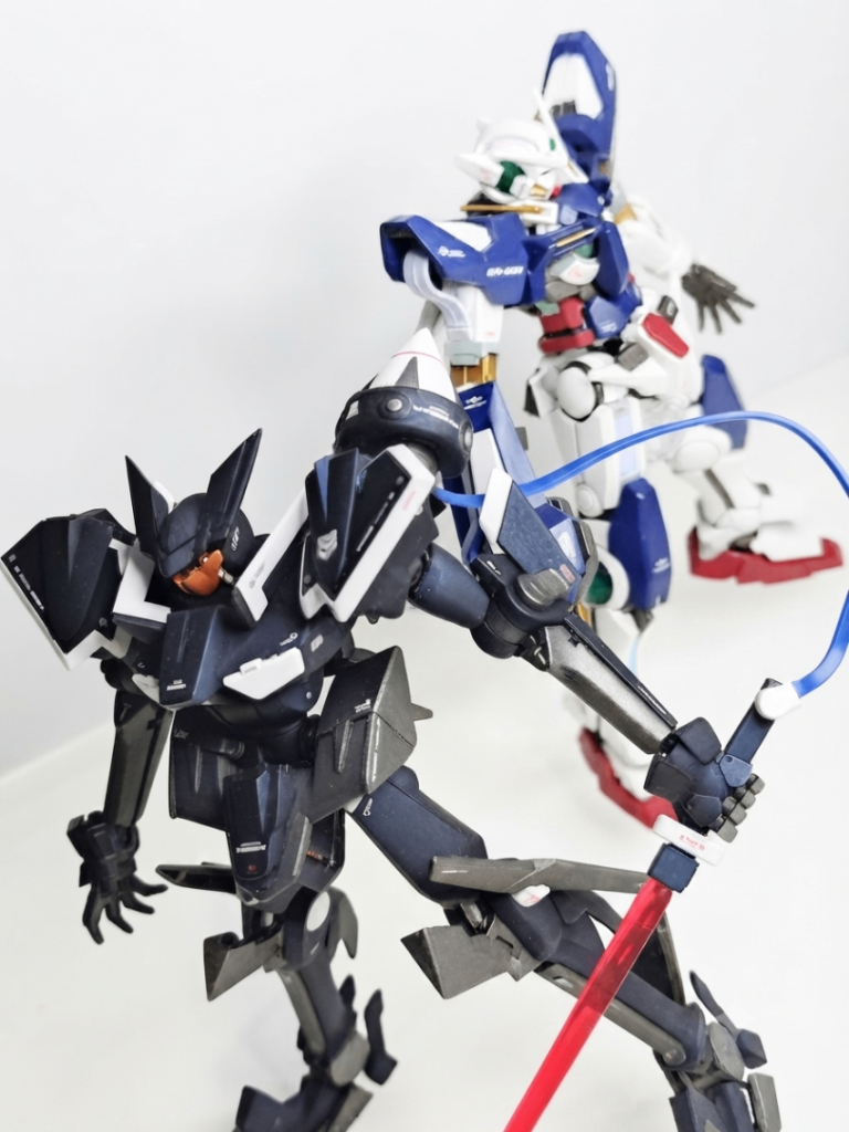 以前製作したエクシアと締め。この2ショットはカッコよすぎるぜ…