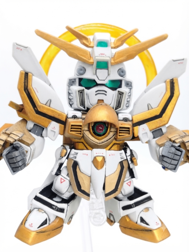 ハイパーモード発動パーツ差し替えでエネルギーマルチプライマーが露出。メタリックグリーンとメタリックレッド＋UVコーティング。背面の日輪はSDネオジオングから拝借。