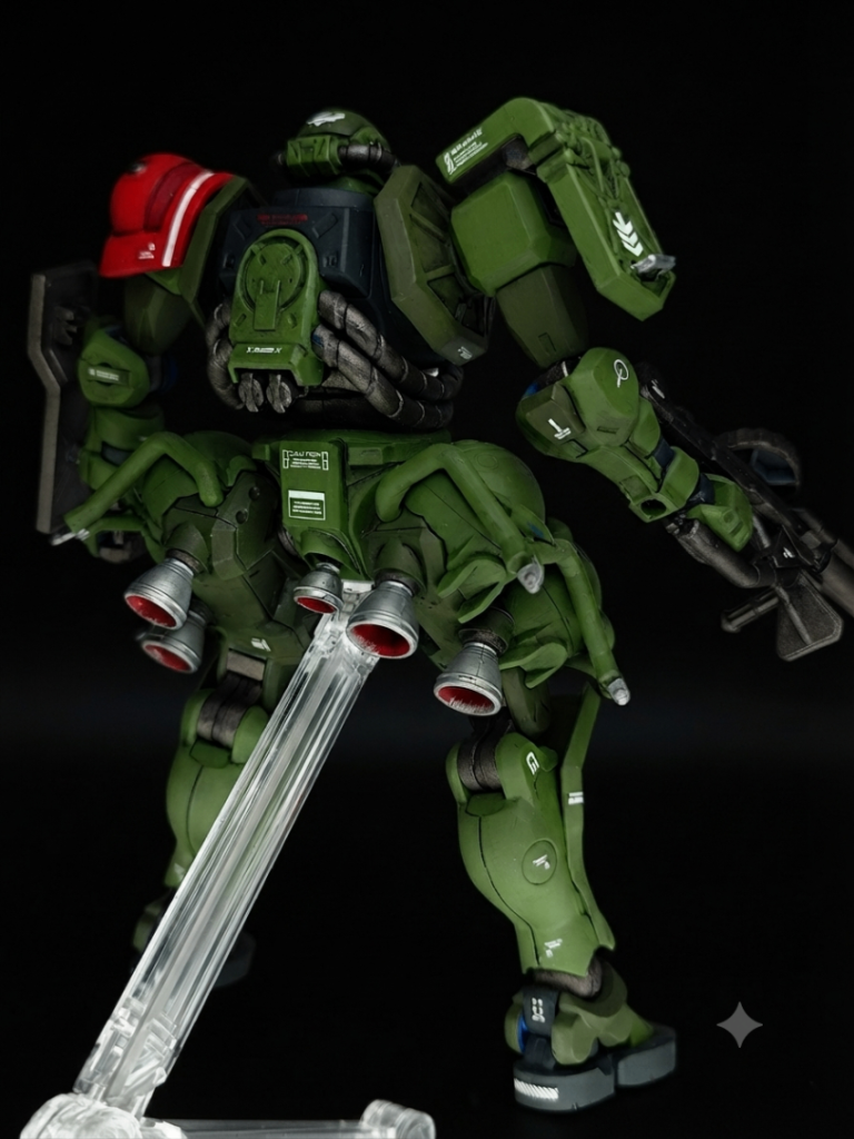 緑1…モスグリーン緑2…ダークオリーブ黒…ジャーマングレー赤…モンザレッド（一部マルーン）フレーム…焼鉄色スラスター内部はメタリックレッド、外部はシルバーで塗装。このスタンダードな配色がなんだかんだで落ち着きます。