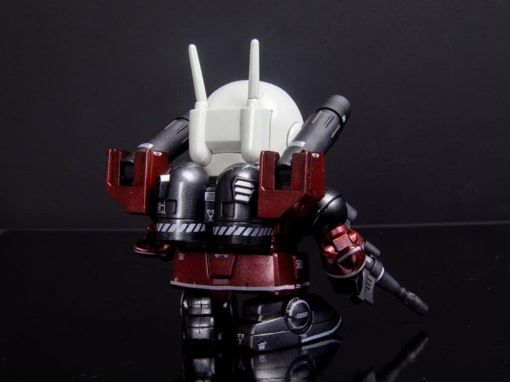 仕上げはHGデカールスケール違いの影響が特にキツい、白いラインのデカールに少し苦戦しました。