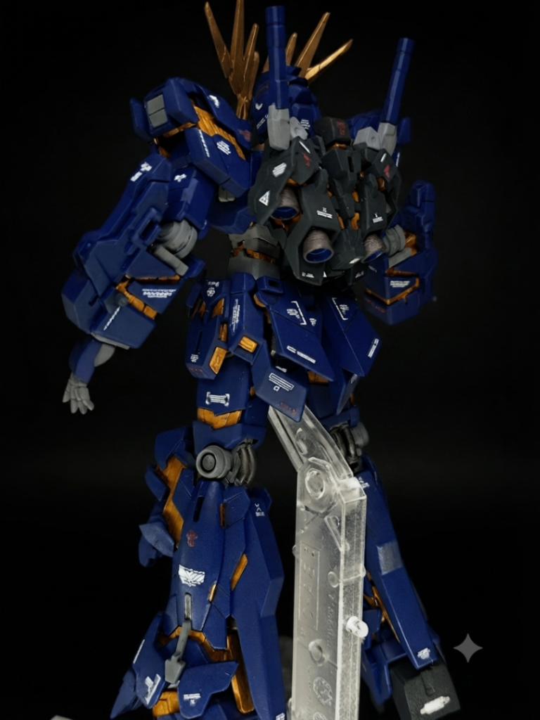 アームドアーマーで見えなくなるところはデカール少なめで仕上げています。説明書もないため解体時と再組み立て時に苦労しました。ブログにアップしてくださってくれてる方がいて本当に助かりました。ちなみに右手ハンドパーツは紛失しました…