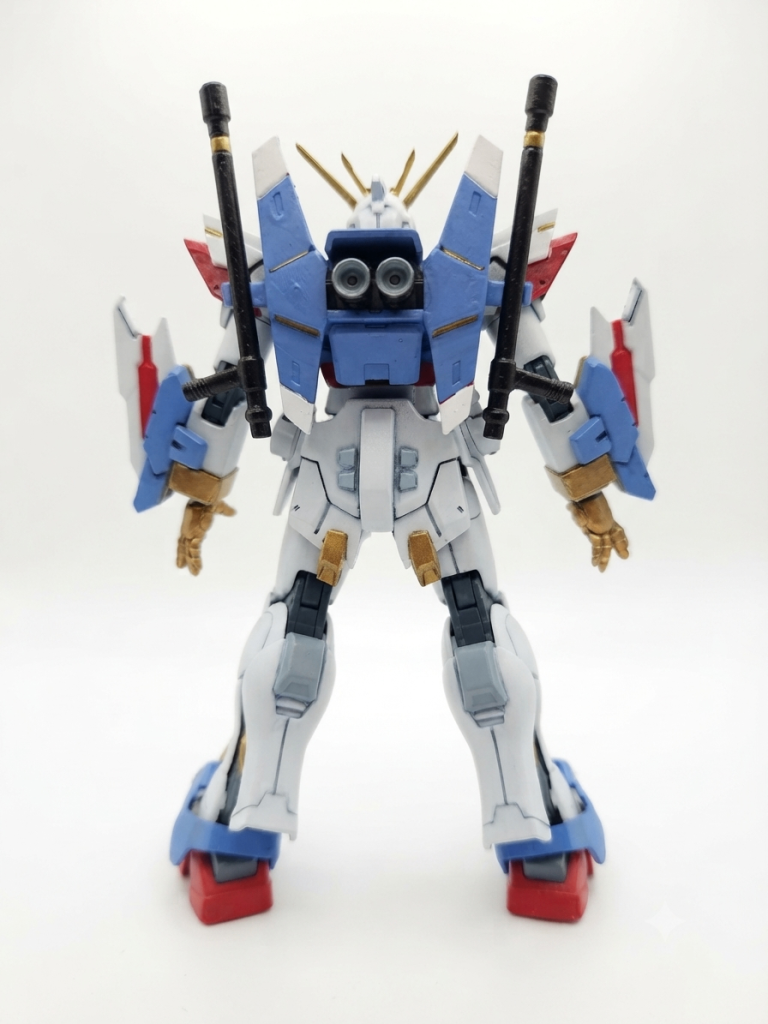 背面ふくらはぎ内部のチラ見せフレームもゴールド塗装。ビームトンファーは製作中の事故で二度と取り外せなくなりました…