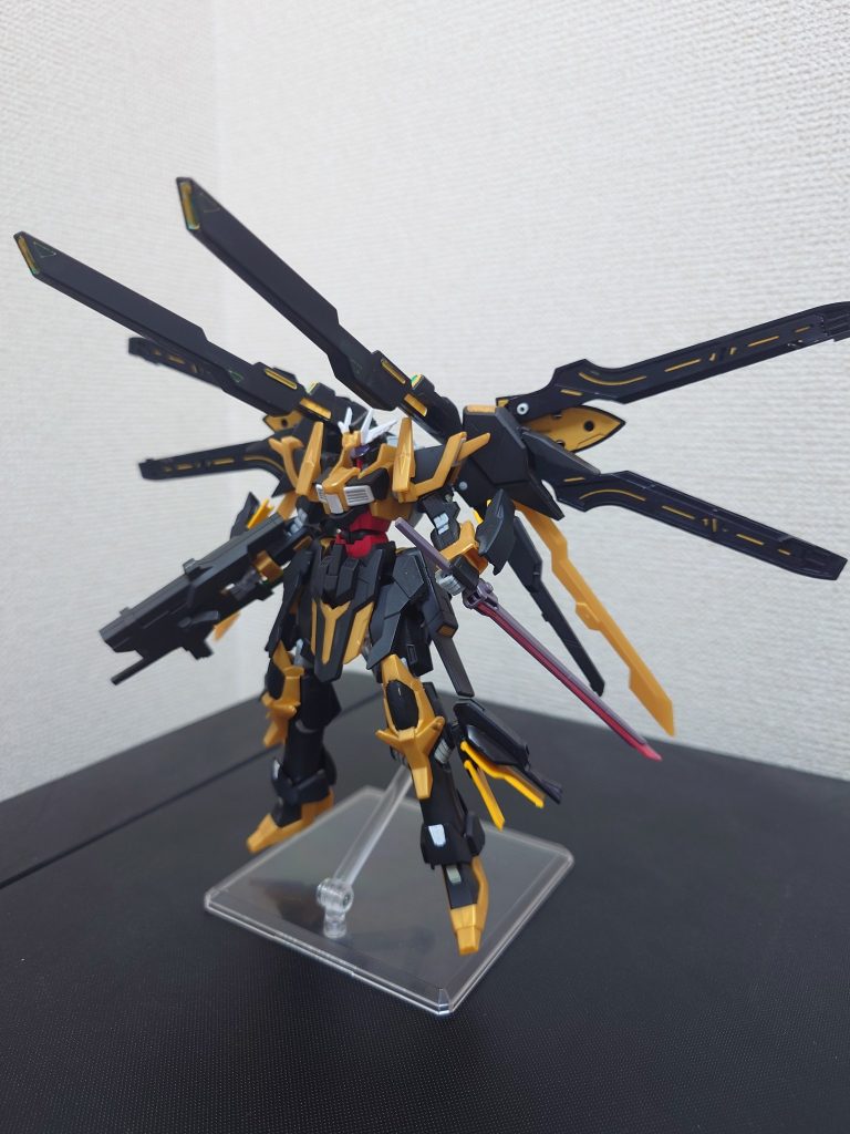 ツインサテライトキャノンの展開モード。バックパックの展開もガンダムダブルエックスのディバイダーみたいで良い感じです！！