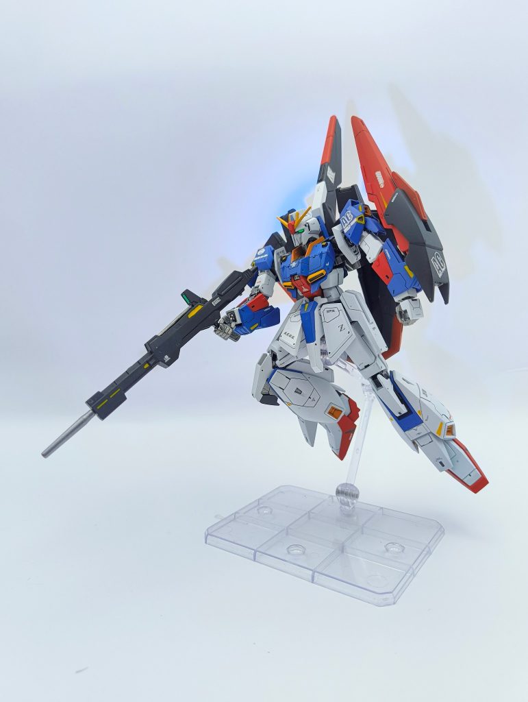 このポーズ作ってるときにシールドの軸折れましたww