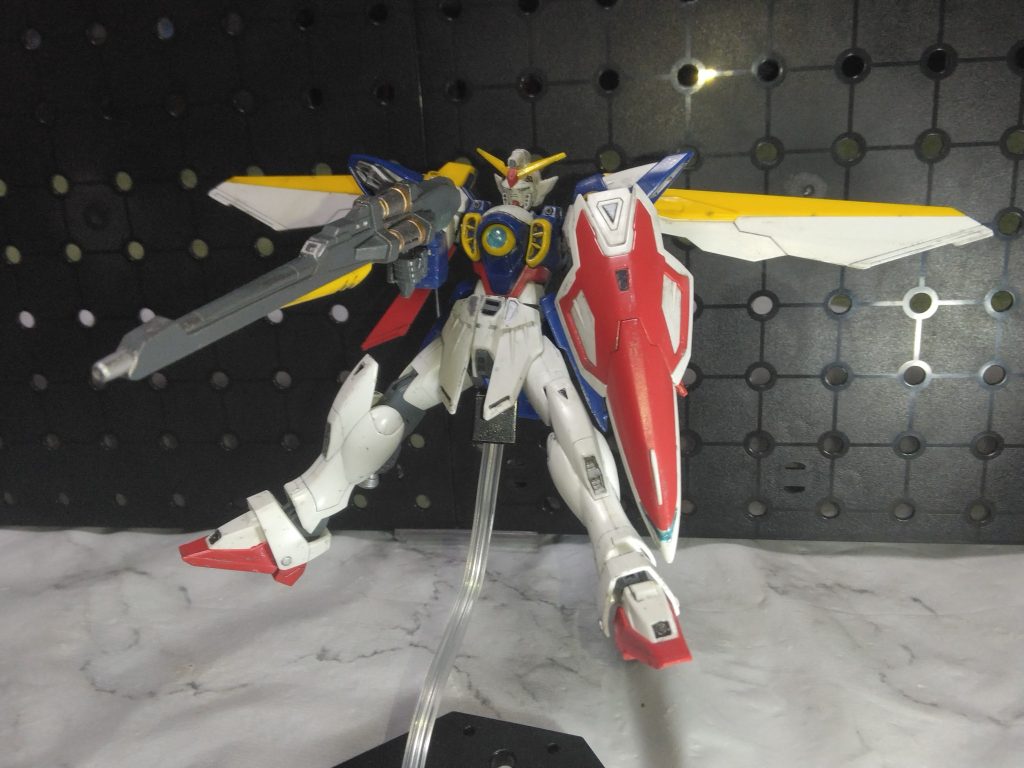 正直アニメのウイングガンダムにはない部分にも色が付いていますが映えるので良しとする。