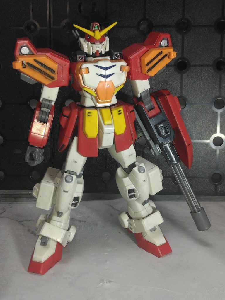 ガンメタ、シルバー、ブラックで塗装していますが、少し色を入れるだけでも結構印象が違うかも。