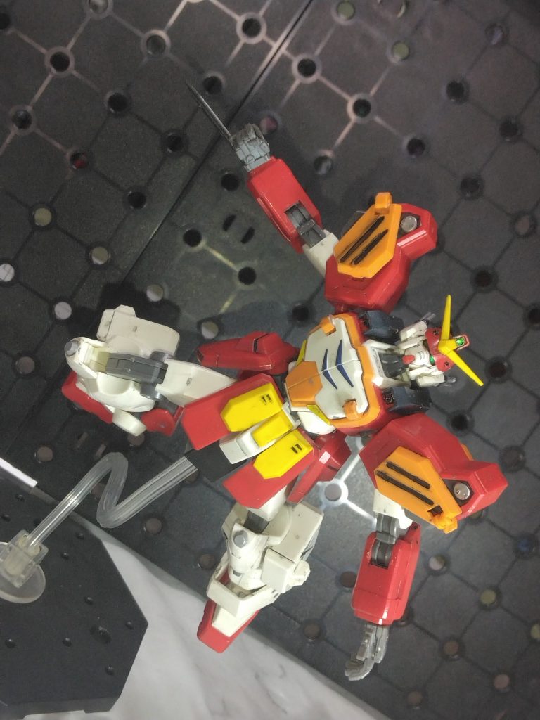 この申し訳程度の接近武器もヘビーアームズの魅力です😊