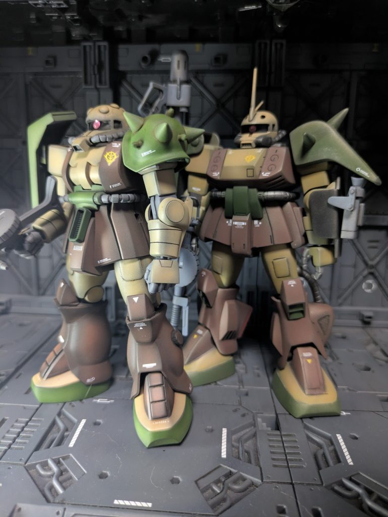 以前製作したディザードザクと一緒に😌