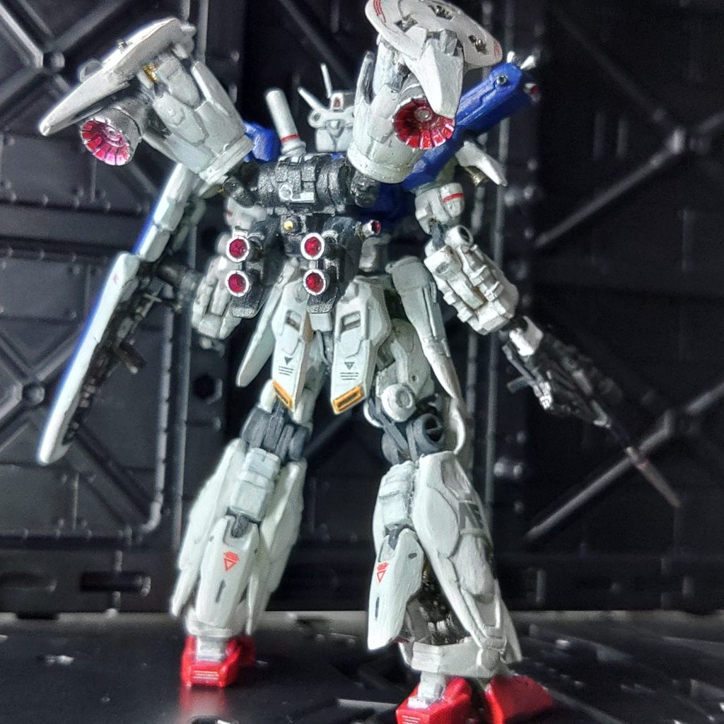 ユニバーサル・ポッドのバックパック部のバーニアはデュアルにしてます。マークⅡをそのまま使ったので。😌