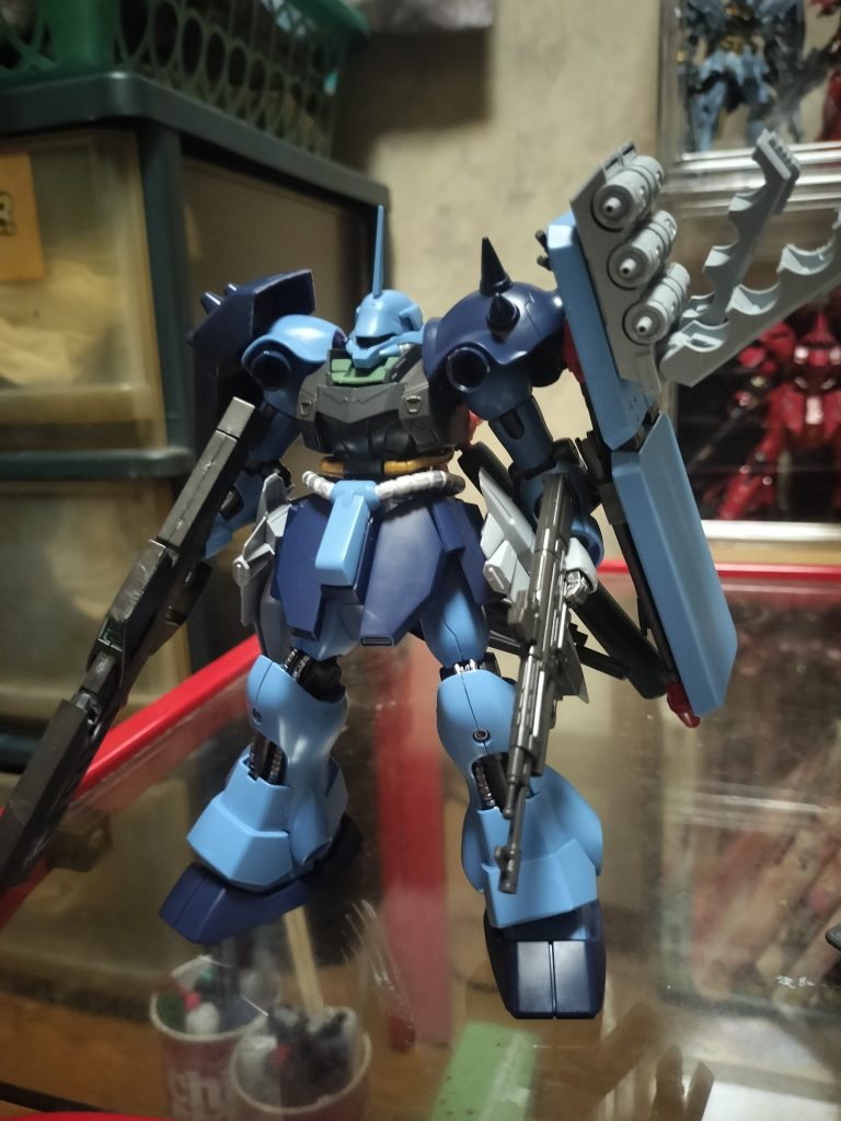ギルボア機のボディと変えてミキシングしてみた時の状態…なんかジンもどきみたいでこれじゃない感が強くて同じくボツに…(⁠・⁠–⁠・⁠;⁠)⁠ゞサイコマシンをコンセプトにしていましたが結局ギラドーガから外れすぎるとなんか変だなと元に戻しましたw