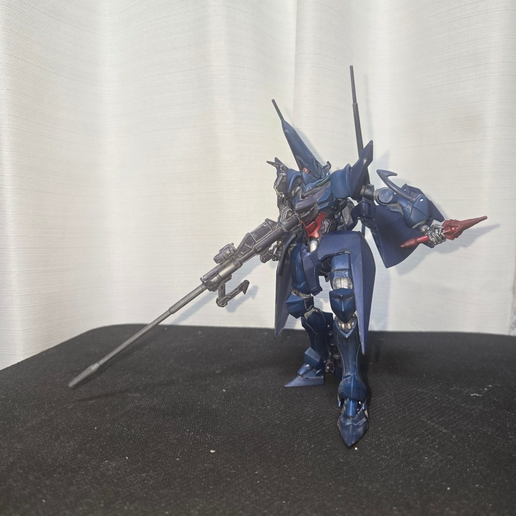 武装はあとウミヘビもあるし変形も膝のパーツを差し替えるだけだし良く出来てます👌何となく仮面ライダーの怪人ぽく見えるてくるのは自分だけでしょうか🤔
