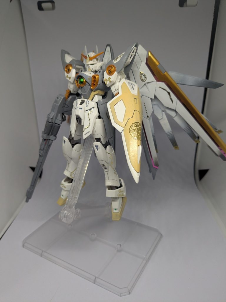 ウィングガンダム  スノーホワイトヴェルサイユ