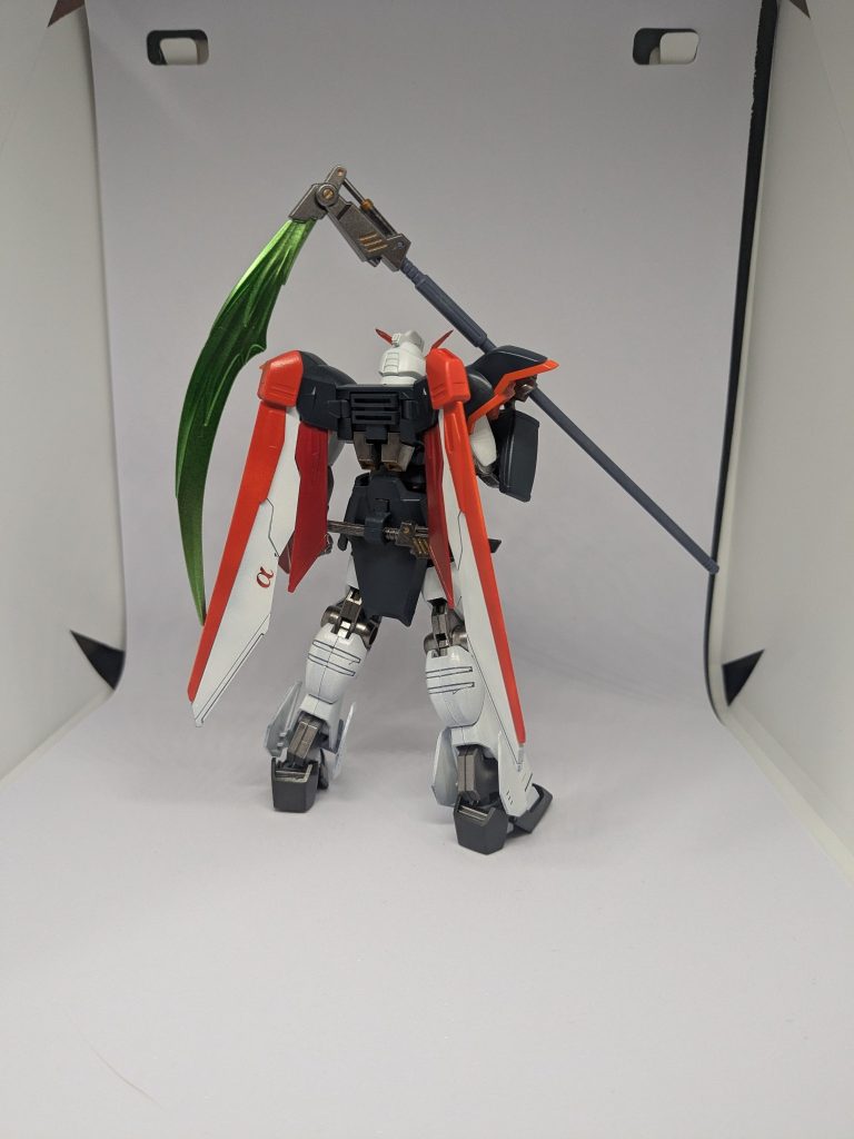 バックパックはデスサイズewルーセット装備のようにしようとEGウィングガンダムから取ってきました。